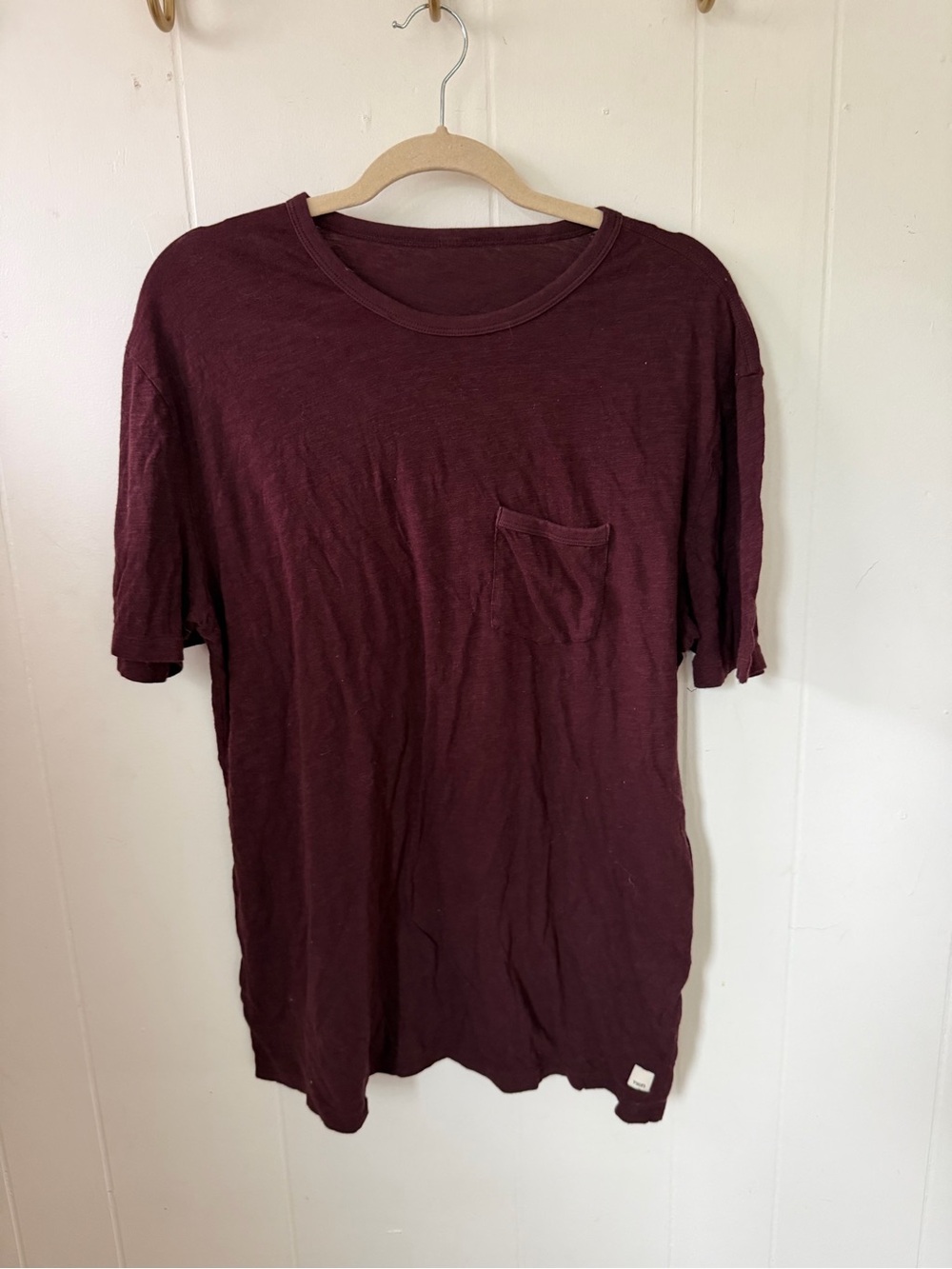Vuori Short-Sleeve Pocket Tee in Burgundy Wine